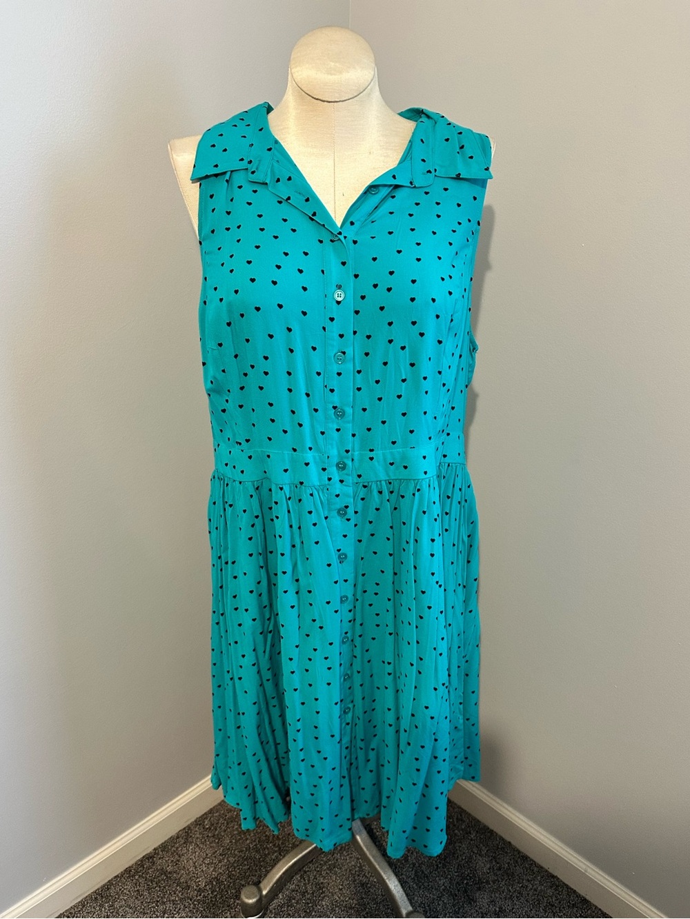 NWT torrid Teal Sleeveless Button-Front Dress with Heart Print